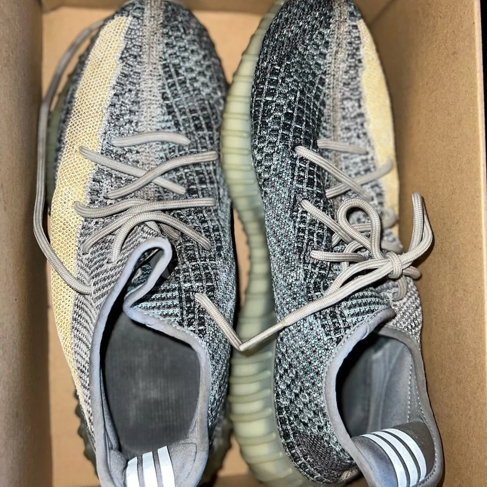 Yeezy boost 350 V2 - Picture 1 of 3